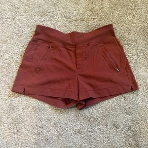 Athleta Trekkie North Short